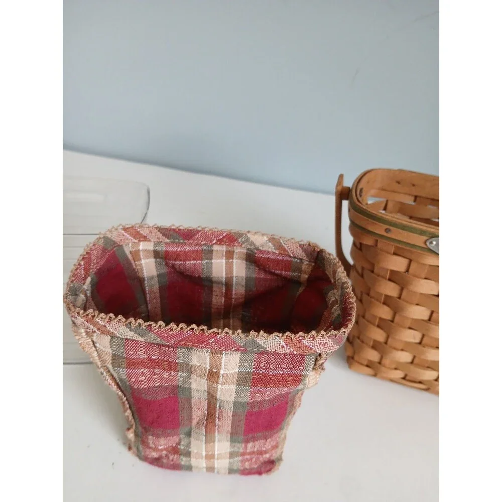 Longaberger 2006 Dresden Basket w Protector & Liner Signed Bottom